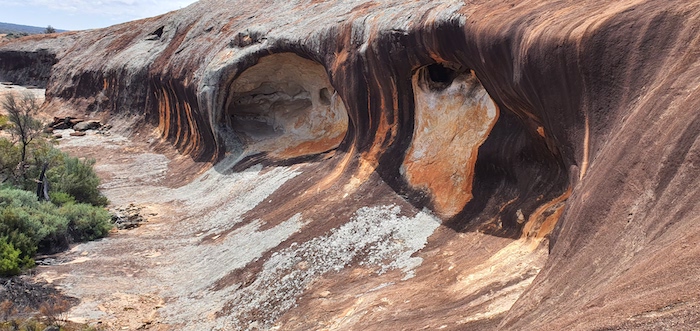 The wave has two tafoni.